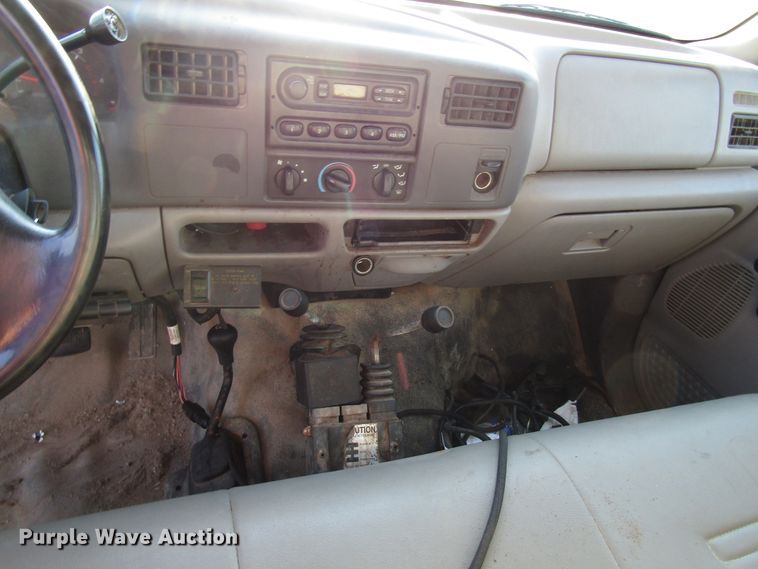 image for item DG8102 1999 Ford F450 Super Duty dump truck