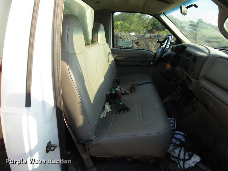 image for item DG8102 1999 Ford F450 Super Duty dump truck