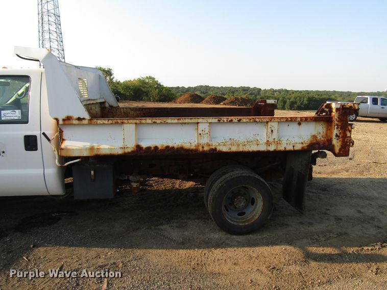 image for item DG8102 1999 Ford F450 Super Duty dump truck