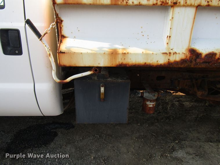 image for item DG8102 1999 Ford F450 Super Duty dump truck