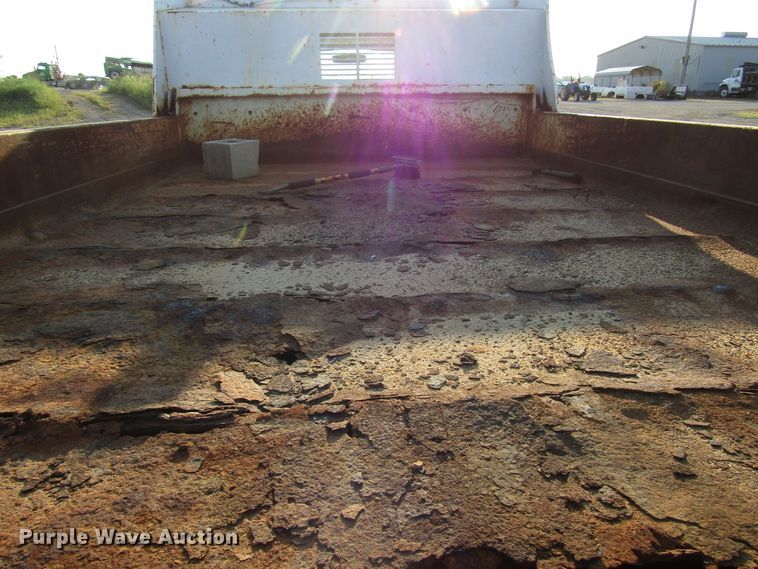 image for item DG8102 1999 Ford F450 Super Duty dump truck