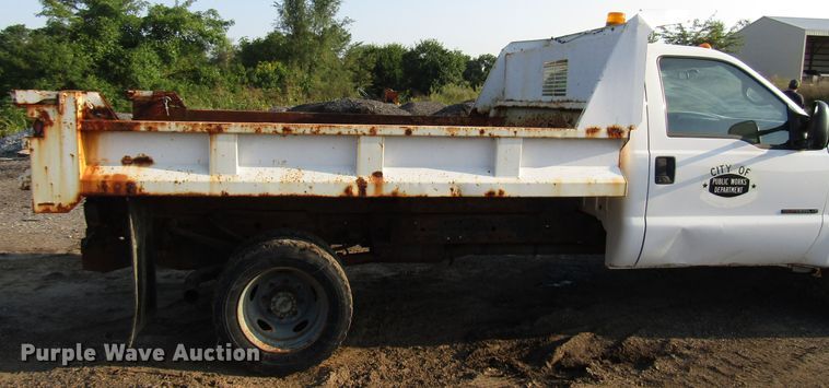 image for item DG8102 1999 Ford F450 Super Duty dump truck