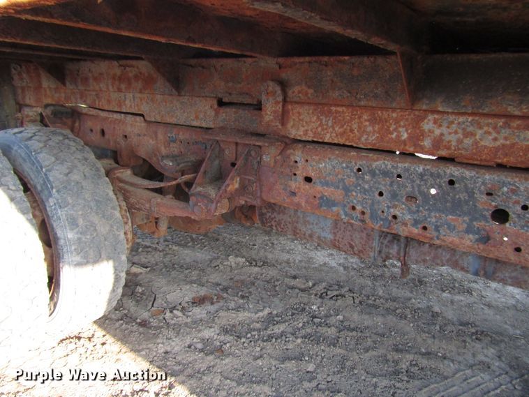 image for item DG8102 1999 Ford F450 Super Duty dump truck