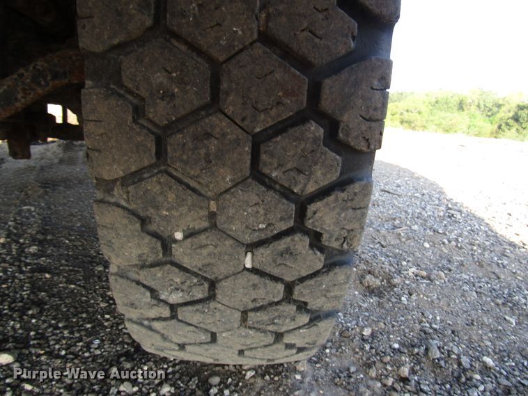 image for item DG8102 1999 Ford F450 Super Duty dump truck