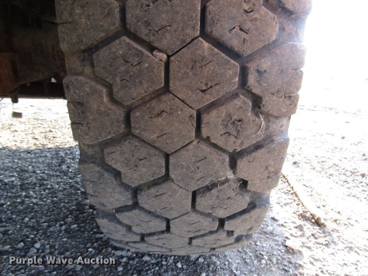 image for item DG8102 1999 Ford F450 Super Duty dump truck