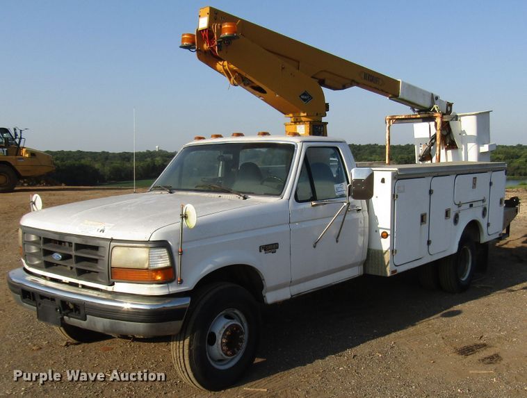 image for item DG8103 1997 Ford F450 Super Duty bucket truck