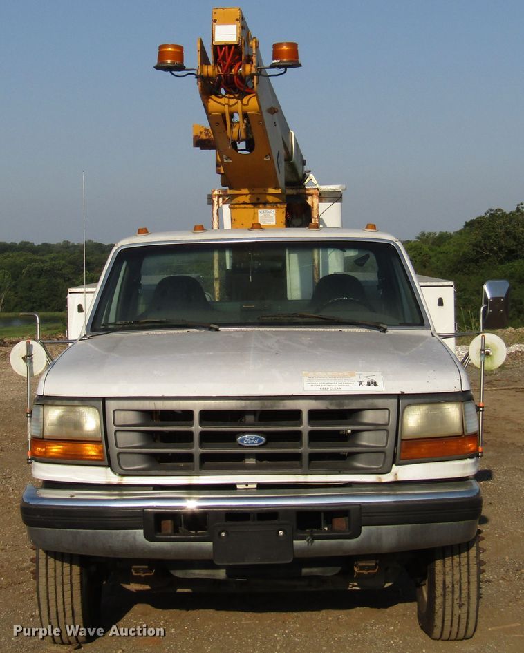 image for item DG8103 1997 Ford F450 Super Duty bucket truck