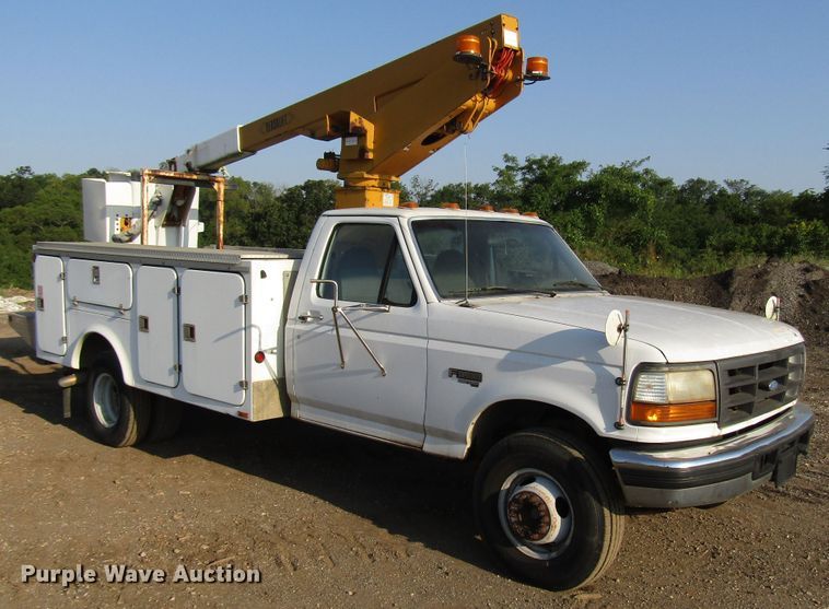 image for item DG8103 1997 Ford F450 Super Duty bucket truck