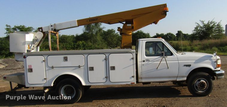 image for item DG8103 1997 Ford F450 Super Duty bucket truck