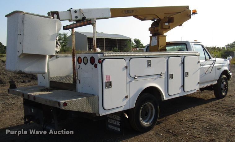 image for item DG8103 1997 Ford F450 Super Duty bucket truck