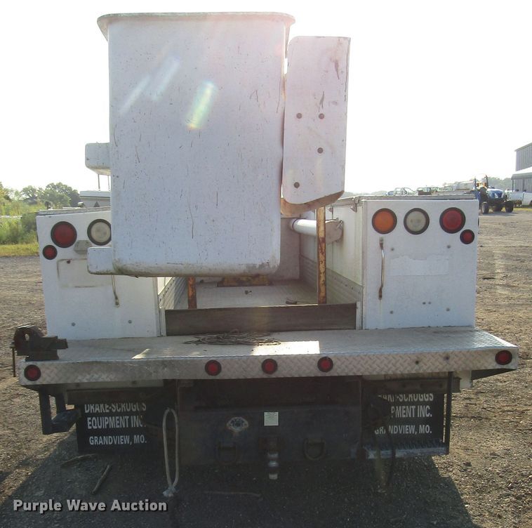 image for item DG8103 1997 Ford F450 Super Duty bucket truck