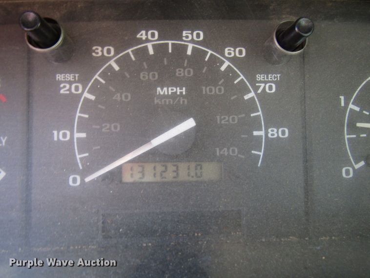 image for item DG8103 1997 Ford F450 Super Duty bucket truck