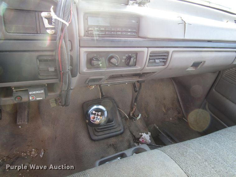 image for item DG8103 1997 Ford F450 Super Duty bucket truck