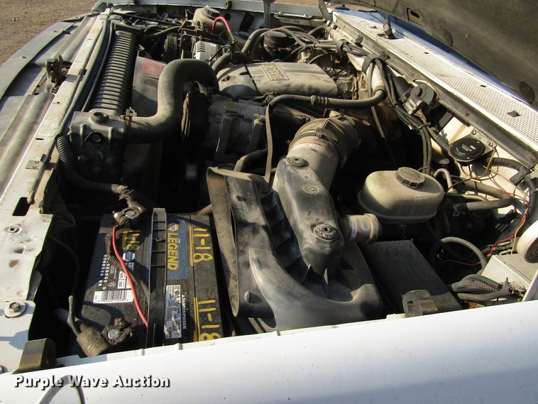 image for item DG8103 1997 Ford F450 Super Duty bucket truck