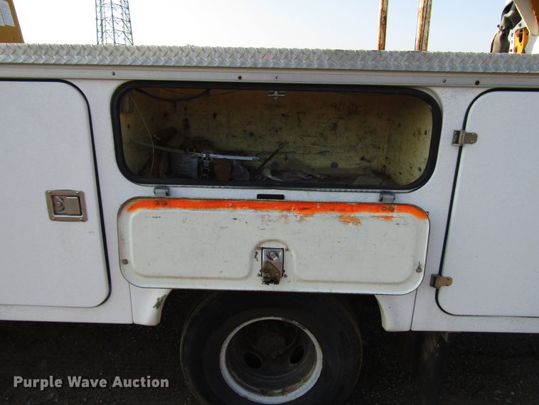 image for item DG8103 1997 Ford F450 Super Duty bucket truck