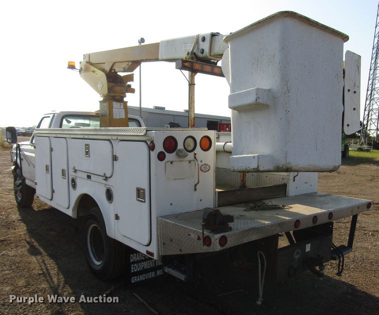 image for item DG8103 1997 Ford F450 Super Duty bucket truck