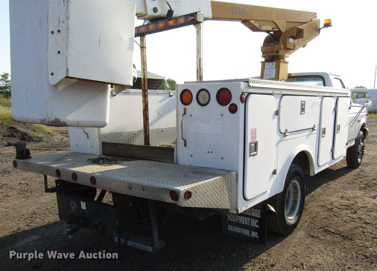 image for item DG8103 1997 Ford F450 Super Duty bucket truck