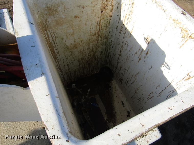 image for item DG8103 1997 Ford F450 Super Duty bucket truck