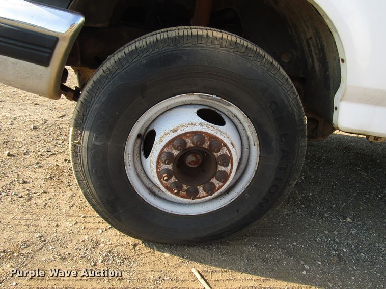 image for item DG8103 1997 Ford F450 Super Duty bucket truck