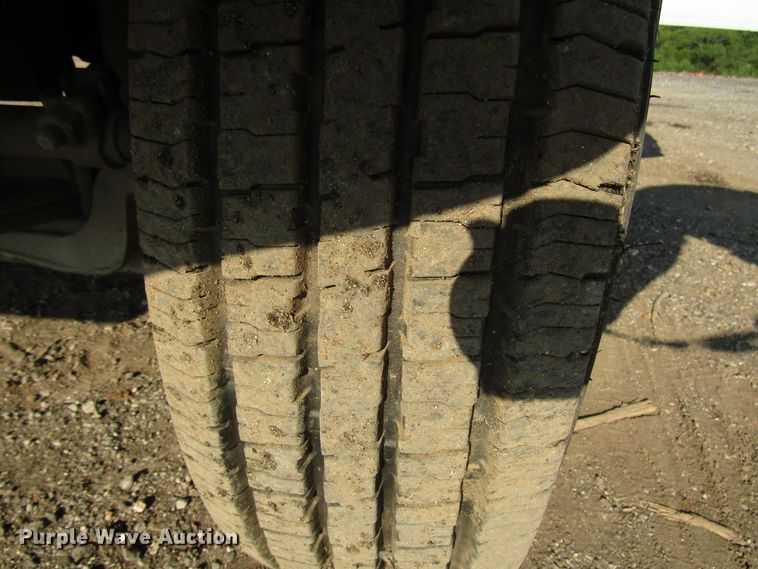 image for item DG8103 1997 Ford F450 Super Duty bucket truck