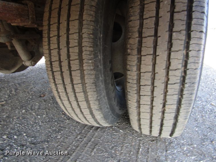 image for item DG8103 1997 Ford F450 Super Duty bucket truck