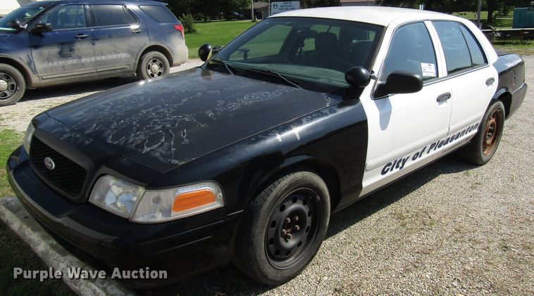image for item DG8107 2007 Ford Crown Victoria Police Interceptor