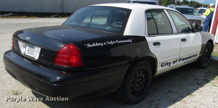 image for item DG8107 2007 Ford Crown Victoria Police Interceptor