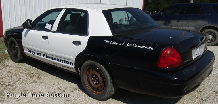 image for item DG8107 2007 Ford Crown Victoria Police Interceptor