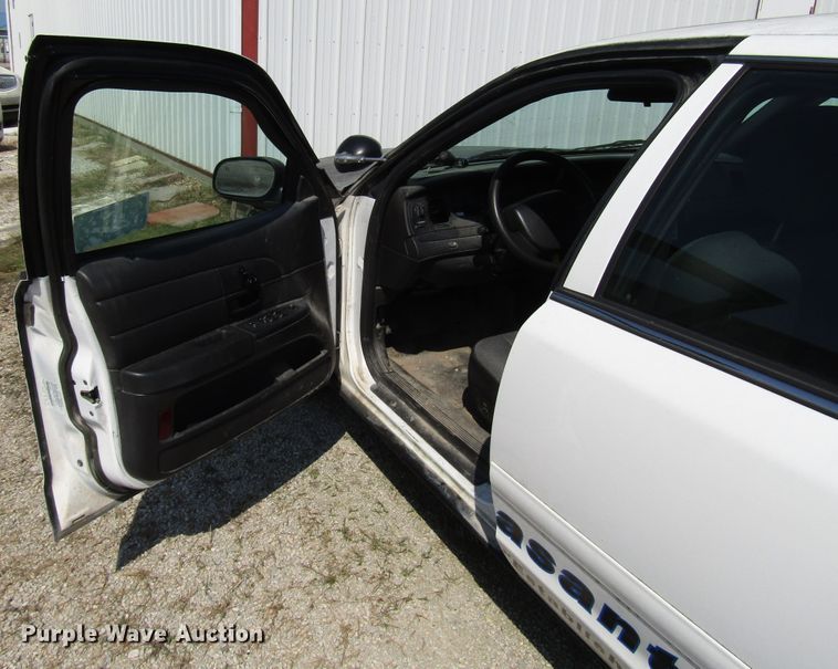 image for item DG8107 2007 Ford Crown Victoria Police Interceptor