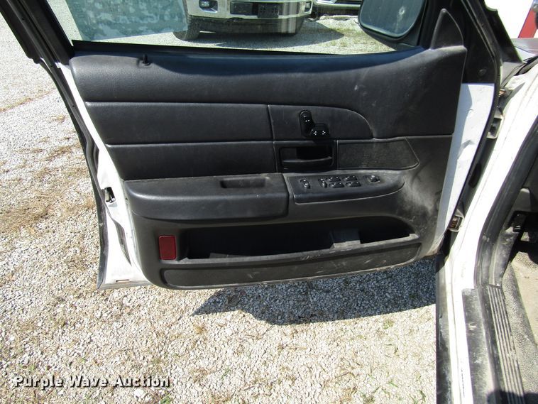 image for item DG8107 2007 Ford Crown Victoria Police Interceptor