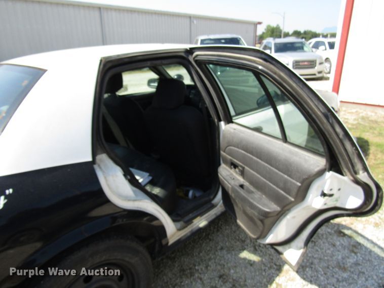 image for item DG8107 2007 Ford Crown Victoria Police Interceptor