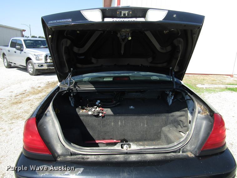 image for item DG8107 2007 Ford Crown Victoria Police Interceptor