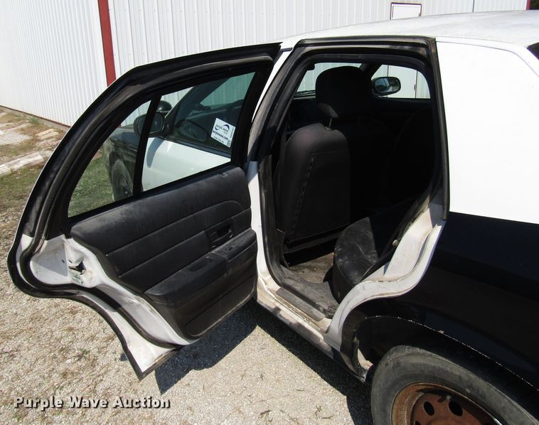 image for item DG8107 2007 Ford Crown Victoria Police Interceptor