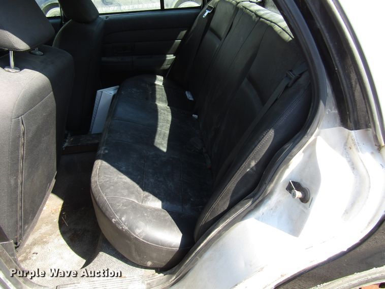 image for item DG8107 2007 Ford Crown Victoria Police Interceptor
