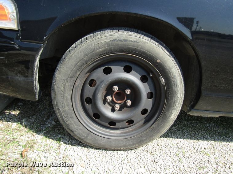 image for item DG8107 2007 Ford Crown Victoria Police Interceptor