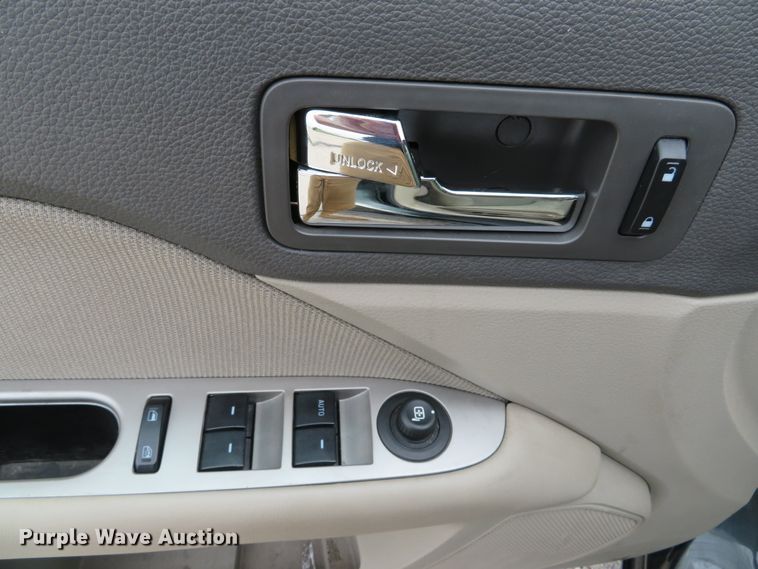 image for item DH1546 2010 Ford Fusion Hybrid