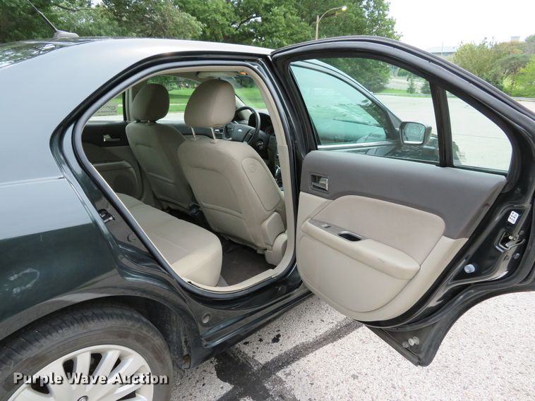 image for item DH1546 2010 Ford Fusion Hybrid