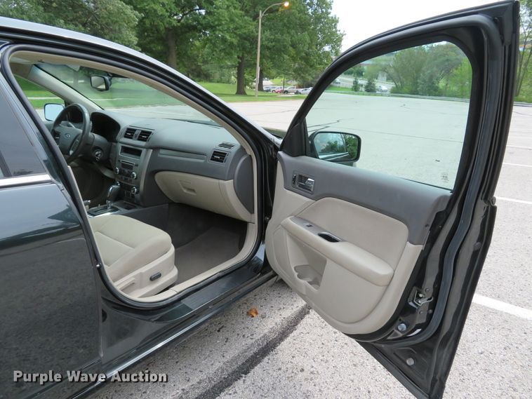 image for item DH1546 2010 Ford Fusion Hybrid