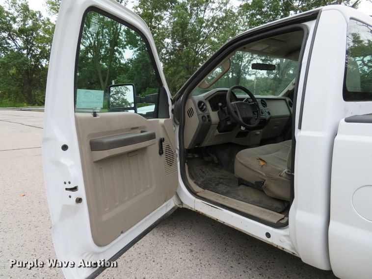image for item DH1547 2009 Ford F250 Super Duty XL pickup truck