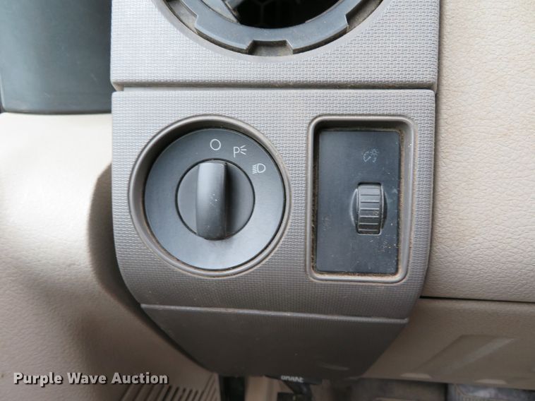 image for item DH1547 2009 Ford F250 Super Duty XL pickup truck