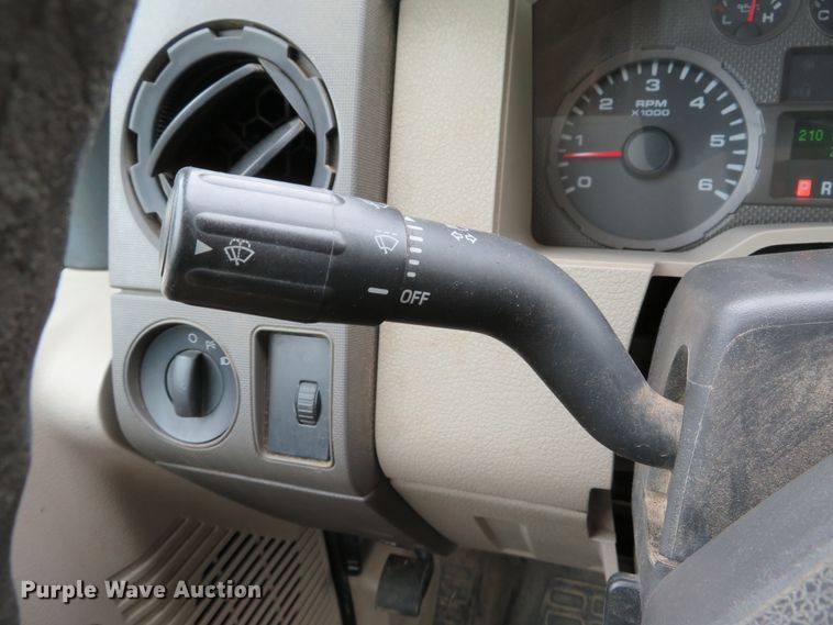 image for item DH1547 2009 Ford F250 Super Duty XL pickup truck