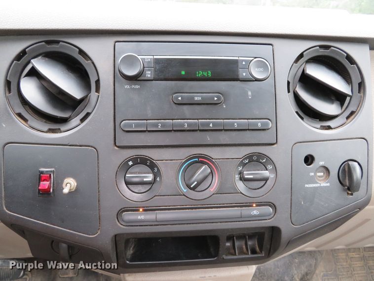 image for item DH1547 2009 Ford F250 Super Duty XL pickup truck