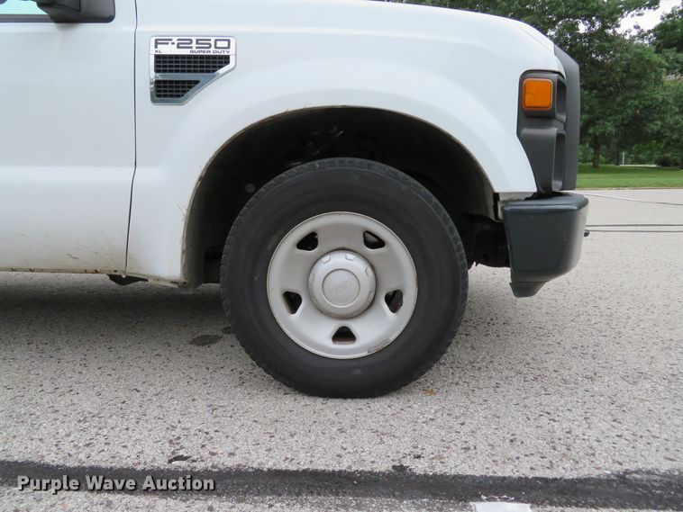 image for item DH1547 2009 Ford F250 Super Duty XL pickup truck