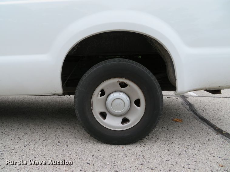 image for item DH1547 2009 Ford F250 Super Duty XL pickup truck