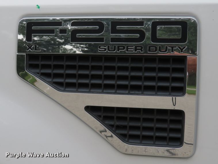 image for item DH1547 2009 Ford F250 Super Duty XL pickup truck
