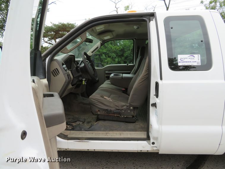 image for item DH1548 2009 Ford F250 Super Duty XL SuperCab pickup truck