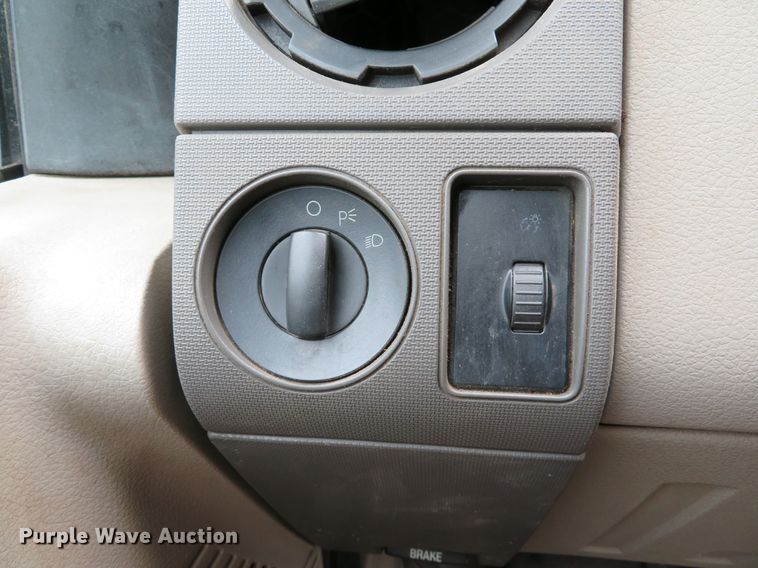 image for item DH1548 2009 Ford F250 Super Duty XL SuperCab pickup truck