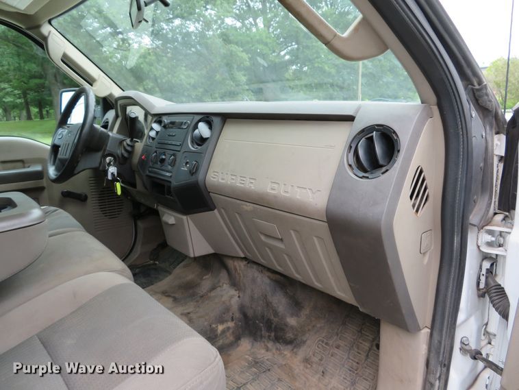 image for item DH1548 2009 Ford F250 Super Duty XL SuperCab pickup truck