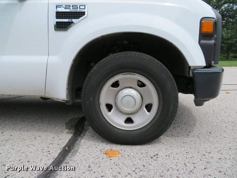 image for item DH1548 2009 Ford F250 Super Duty XL SuperCab pickup truck
