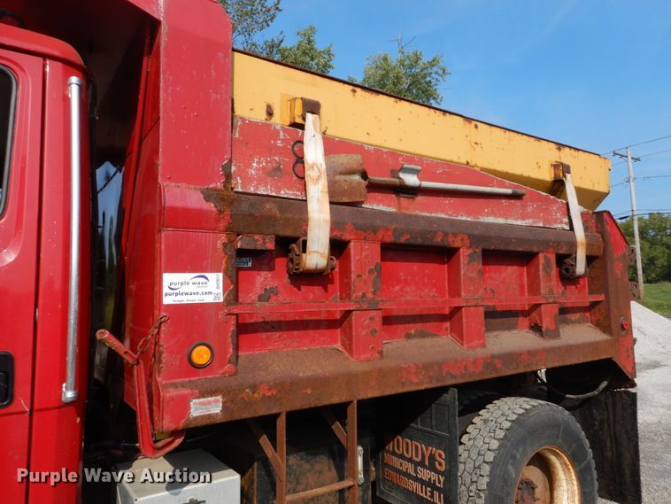 image for item DH2051 2002 Freightliner FL70 dump truck